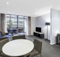 Meriton Suites Zetland - Holiday Byron Bay