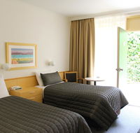 Mid City Motor Inn Queanbeyan - Holiday Byron Bay