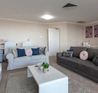 Milsons Point Apartment with Harbour Bridge Views - Holiday Byron Bay