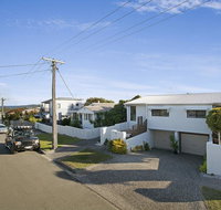 Minutes walk to Peregian Beach and surf - Unit 1/28 Pelican Street - Holiday Byron Bay