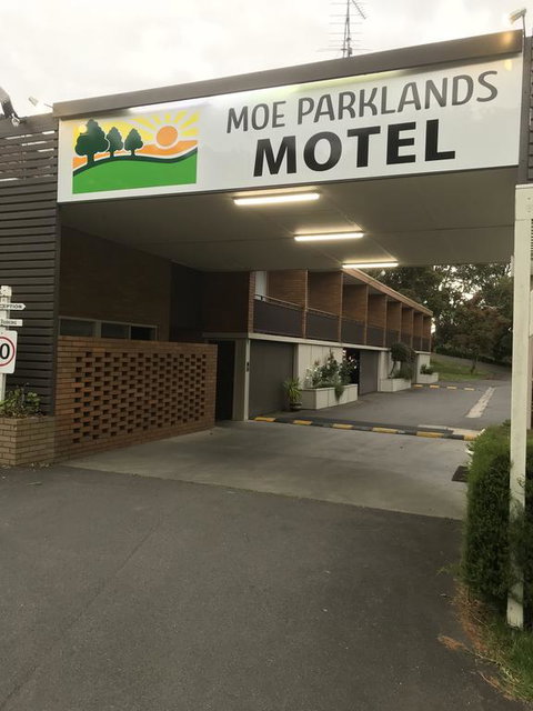 Moe Parklands Motel - Holiday Byron Bay 2