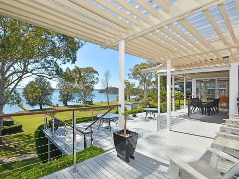Morisset Memories - Holiday Byron Bay 1