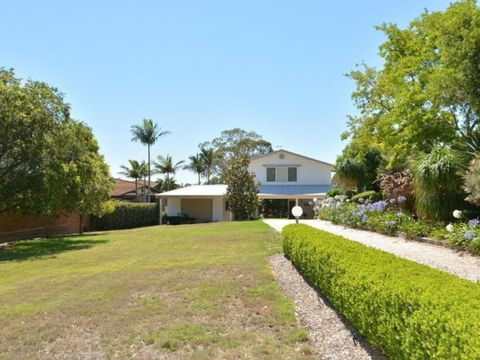 Morisset Waterfront 1bdr Studio Looking Over Trinity Marina - Holiday Byron Bay 2