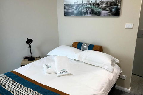 Motel Rooms At Morisset Serviced Apartments - Holiday Byron Bay 1