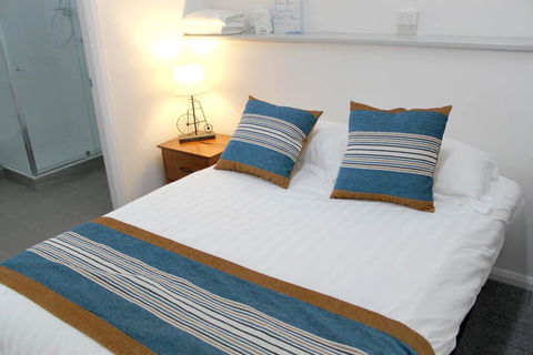 Motel Rooms At Morisset Serviced Apartments - Holiday Byron Bay 2