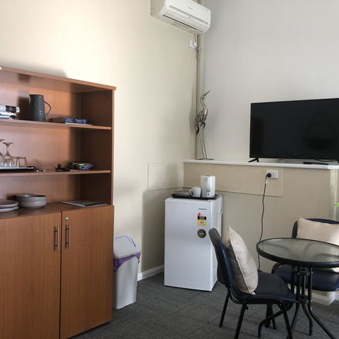 Motel Rooms At Morisset Serviced Apartments - Holiday Byron Bay 3