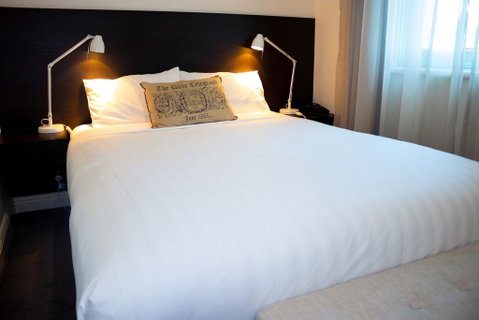 Mount Gambier Hotel - Holiday Byron Bay 1