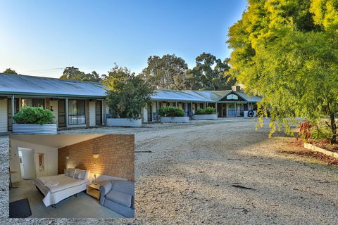 Mountain View Motor Inn & Holiday Lodges - Holiday Byron Bay 2