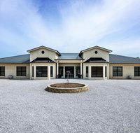 Mudgee Guesthouse - Holiday Byron Bay