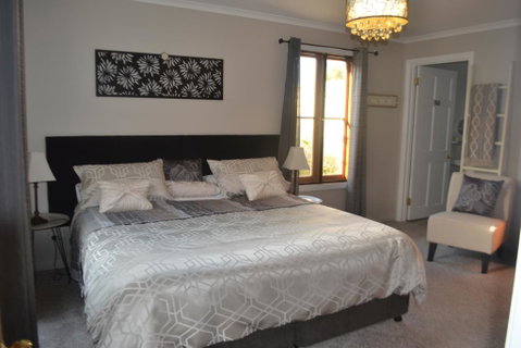 Mulberry Cottage Unique B&B Accommodation - Holiday Byron Bay 0