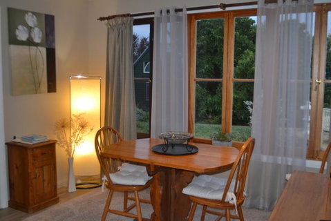 Mulberry Cottage Unique B&B Accommodation - Holiday Byron Bay 3