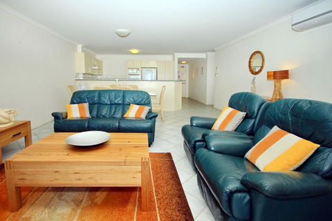 Nelson Towers, Unit 37/71 Victoria Parade - Holiday Byron Bay 2