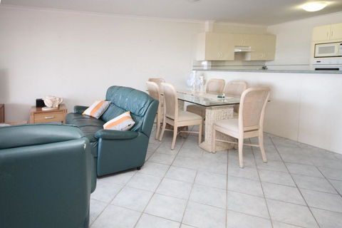 Nelson Towers, Unit 37/71 Victoria Parade - Holiday Byron Bay 3