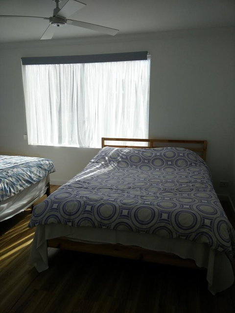DIANELLA Budget Rooms Happy Place To Stay - Holiday Byron Bay 14