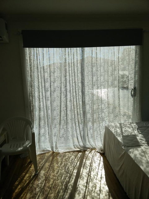 DIANELLA Budget Rooms Happy Place To Stay - Holiday Byron Bay 18