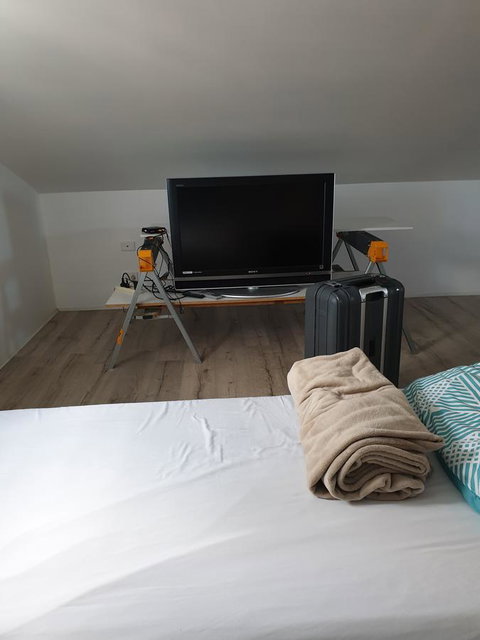 DIANELLA Budget Rooms Happy Place To Stay - Holiday Byron Bay 6