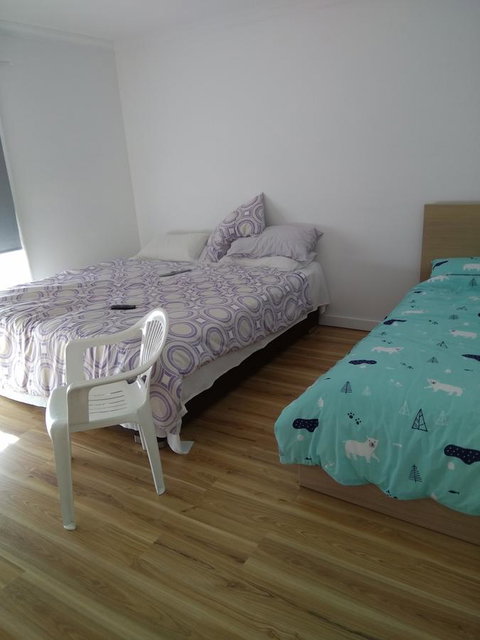 DIANELLA Budget Rooms Happy Place To Stay - Holiday Byron Bay 13