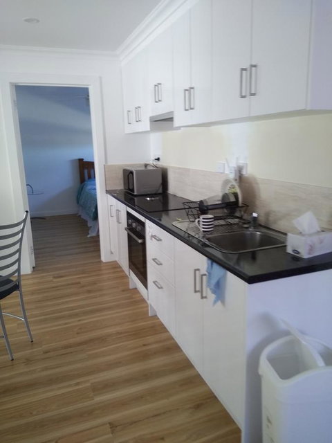DIANELLA Budget Rooms Happy Place To Stay - Holiday Byron Bay 9