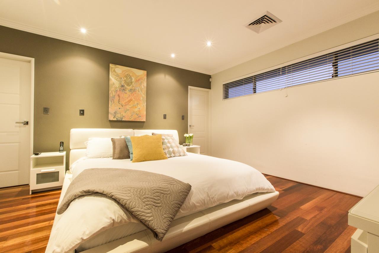 Ardross WA Holiday Byron Bay