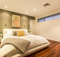 Ambar Villa Between City and Freo - Holiday Byron Bay