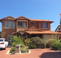 Crossland House - Holiday Byron Bay