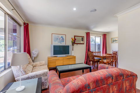 Brilliant, Neat, Convenient, Family-friendly House - Holiday Byron Bay 0