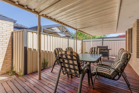 Brilliant, Neat, Convenient, Family-friendly House - Holiday Byron Bay 13