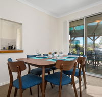 Como South Perth Villa - Holiday Byron Bay