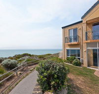 Caravel Beach House Mandurah - Holiday Byron Bay