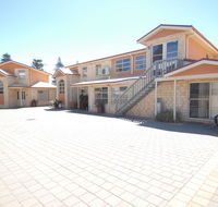 Yot Spot Apartments - Holiday Byron Bay
