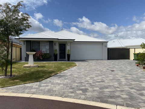 Be Wowed By Bayou - Busselton - Holiday Byron Bay 0