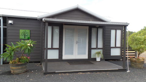 Windfall Estate Vineyard Cottage - Holiday Byron Bay 15