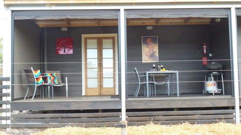 Windfall Estate Vineyard Cottage - Holiday Byron Bay 9
