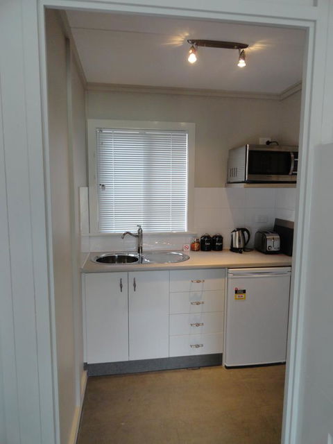 Windfall Estate Vineyard Cottage - Holiday Byron Bay 5