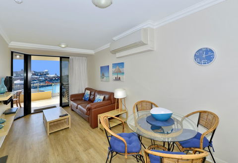 Dolphin Quay Apartments - Holiday Byron Bay 12