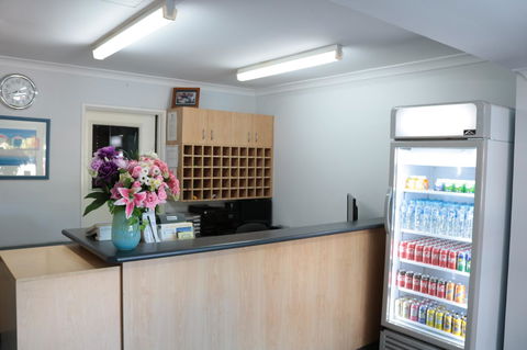 Canning Bridge Auto Lodge - Holiday Byron Bay 9