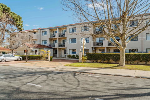 Canning Bridge Auto Lodge - Holiday Byron Bay 18