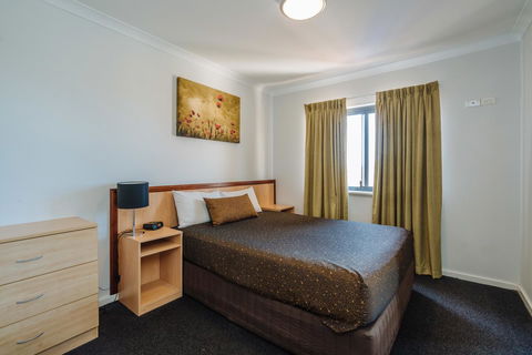 Canning Bridge Auto Lodge - Holiday Byron Bay 44