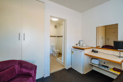 Canning Bridge Auto Lodge - Holiday Byron Bay 22