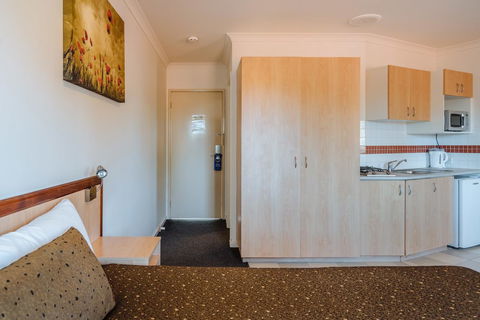 Canning Bridge Auto Lodge - Holiday Byron Bay 33
