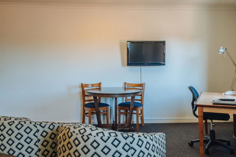 Canning Bridge Auto Lodge - Holiday Byron Bay 34