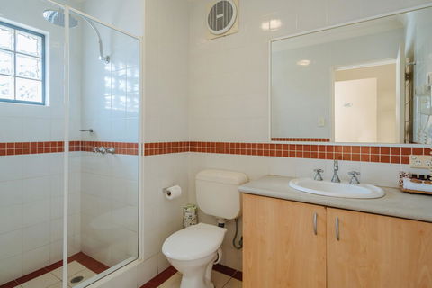Canning Bridge Auto Lodge - Holiday Byron Bay 29