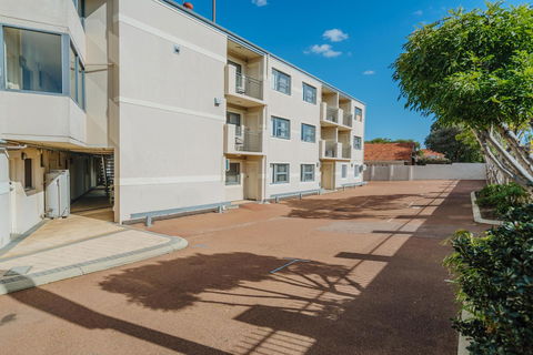 Canning Bridge Auto Lodge - Holiday Byron Bay 16