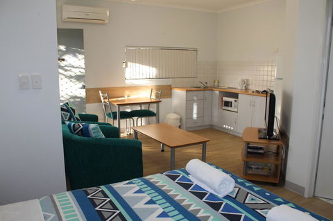 Mandurah Ocean Marina Chalets - Holiday Byron Bay 1