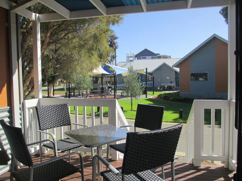 Mandurah Ocean Marina Chalets - Holiday Byron Bay 40