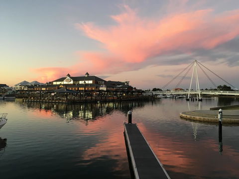 Mandurah Ocean Marina Chalets - Holiday Byron Bay 3