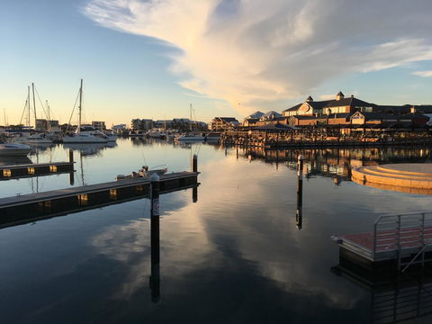 Mandurah Ocean Marina Chalets - Holiday Byron Bay 2