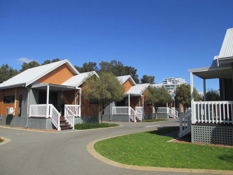 Mandurah Ocean Marina Chalets - Holiday Byron Bay 37