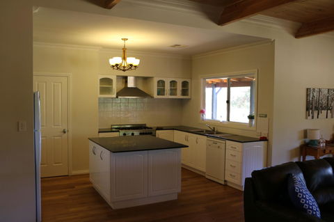 Burton Farmhouse - Holiday Byron Bay 1