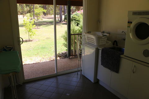 Burton Farmhouse - Holiday Byron Bay 2